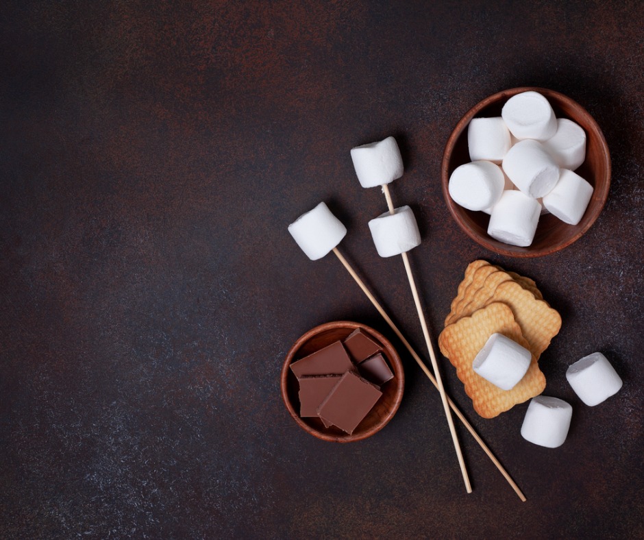 Ingredients for making S’mores Ingredients for making S'mores